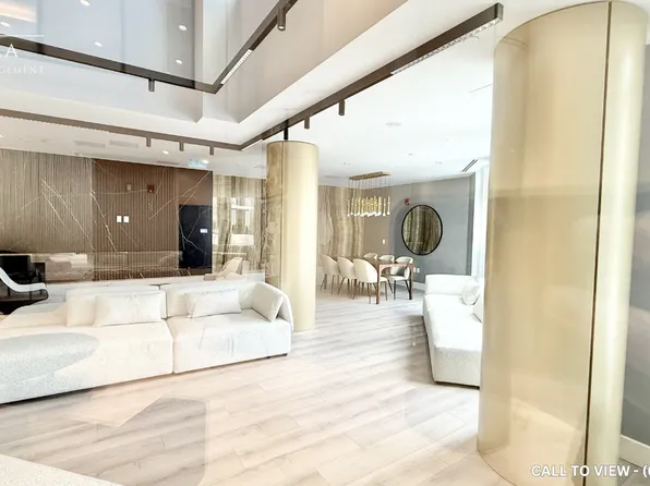 1005 Dundas St E, Oakville, ON