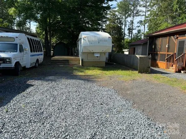 103 Twin Bluff Trl, Mount Gilead, NC 27306