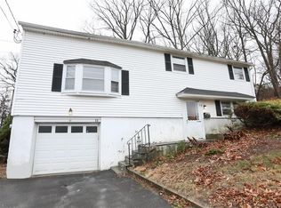 58 Robincrest Dr, Waterbury, CT 06708