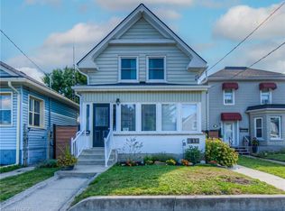 83 Bond St, Cambridge, ON N1R4B7