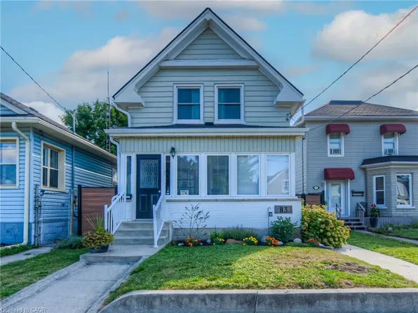 83 Bond St, Cambridge, ON N1R 4B7