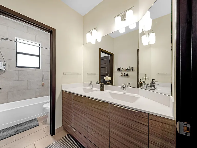 15451 NW 88th Ave — Photo 21