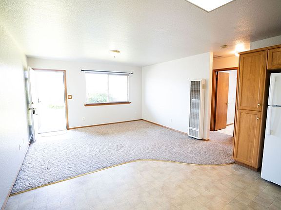 4th image of 3651 E St