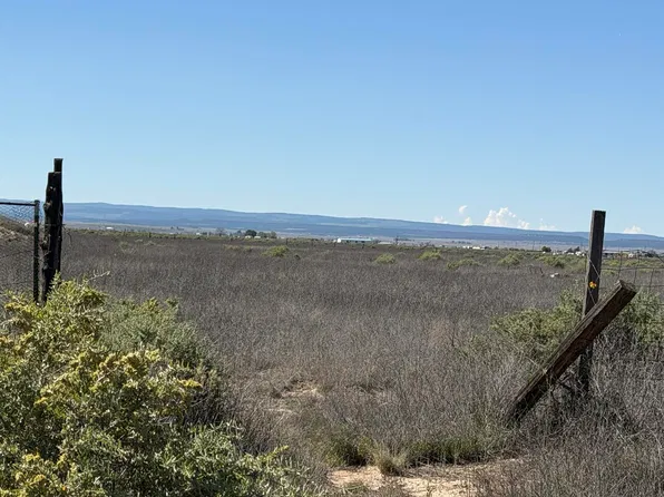 12 Borroughs Rd, McIntosh, NM 87032