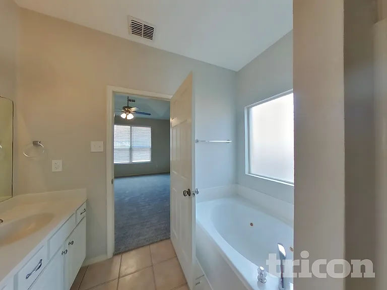 2809 Thistlewood Dr — Photo 9