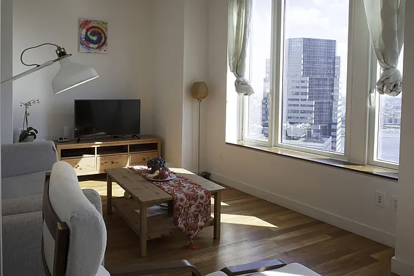 Rented by Landmark Property Holdings LLC | media 15