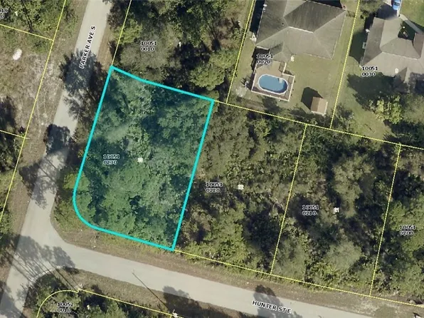 1017 Hunter St E, Lehigh Acres, FL 33974