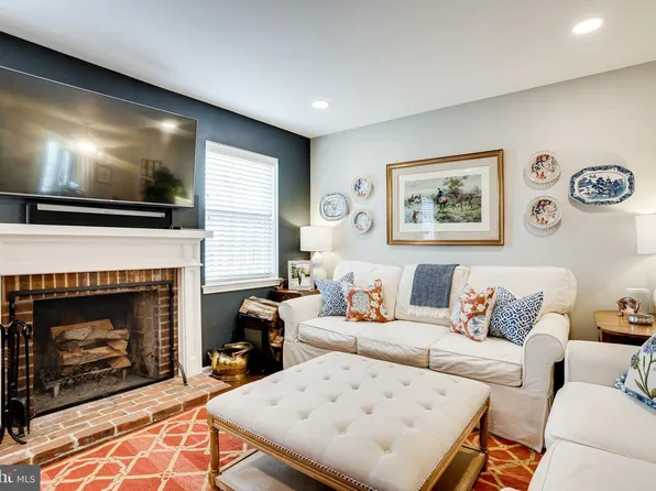 1653 S Barton St, Arlington, VA 22204