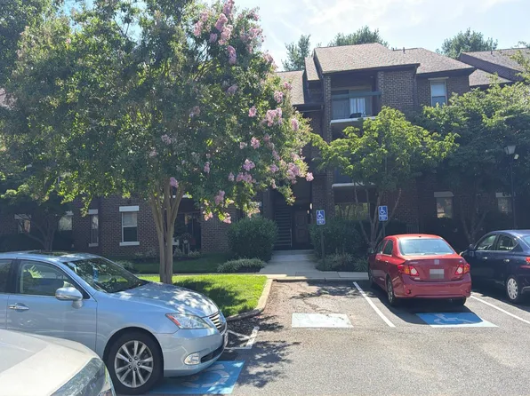 7917 Coriander Dr APT 103, Gaithersburg, MD 20879