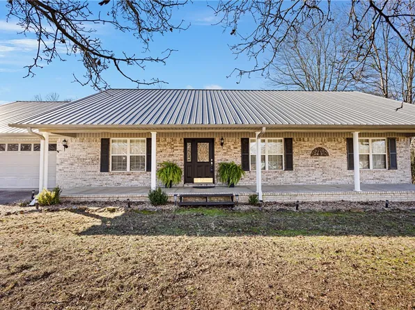 4 Trison Ln, Clarksville, AR 72830