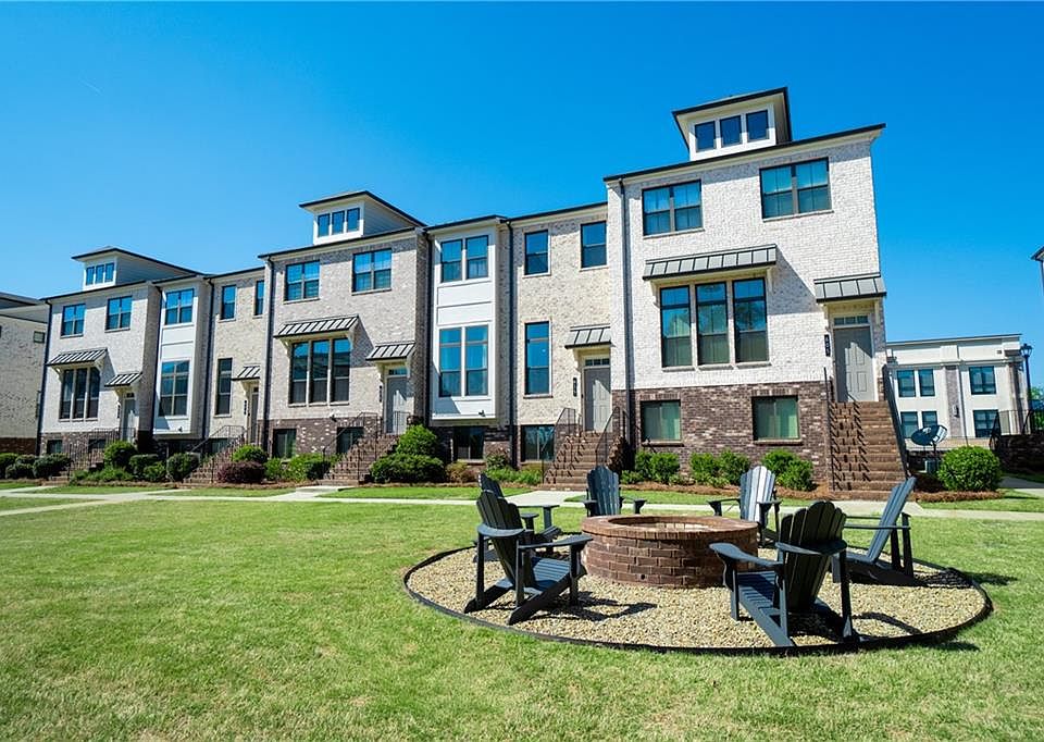 1st image of 615 Fairview Cir