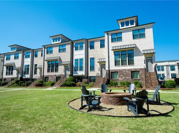 615 Fairview Cir, Roswell, GA 30076