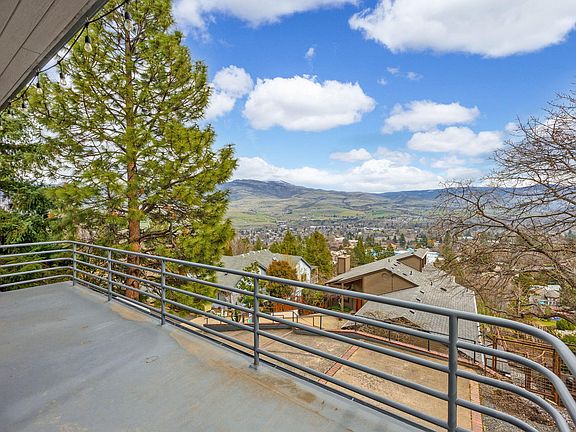 4th image of 525 Dogwood Way