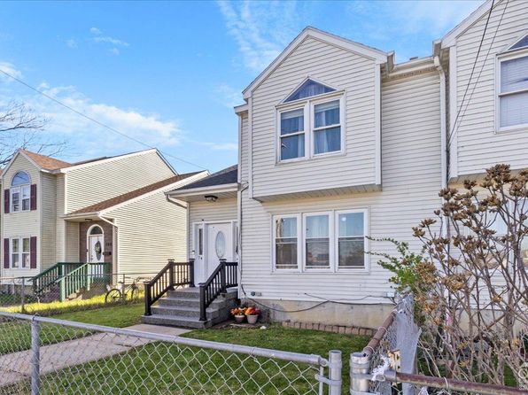 744 Hamilton St, Schenectady, NY 12307
