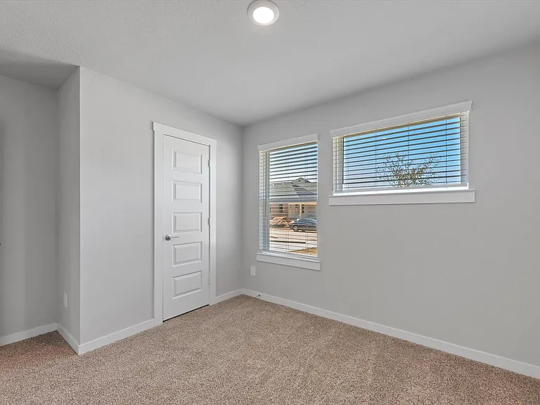 3335 Silverton Dr — Photo 31