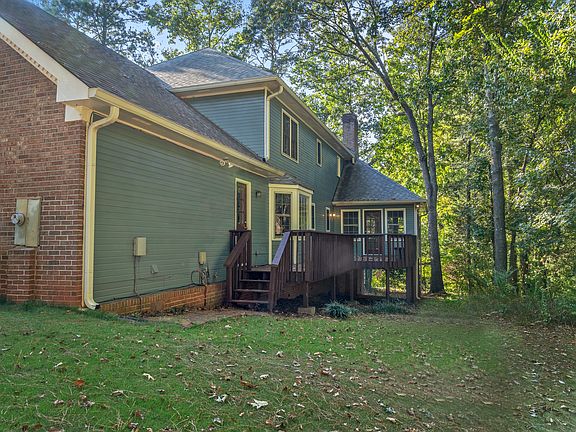 5th image of 765 Anthony Ct