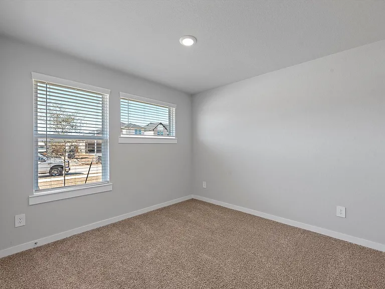 3335 Silverton Dr — Photo 30