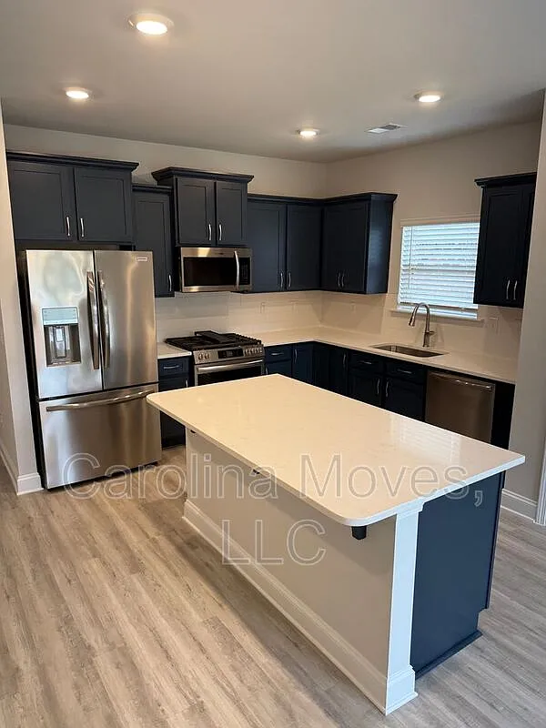 4 bed, 2.0 bath, 1966 sqft, $1,995 — Photo 2