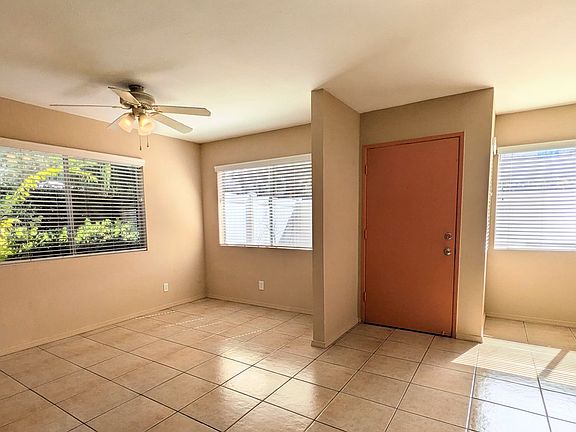 5th image of 2447 Huntington Dr APT 11