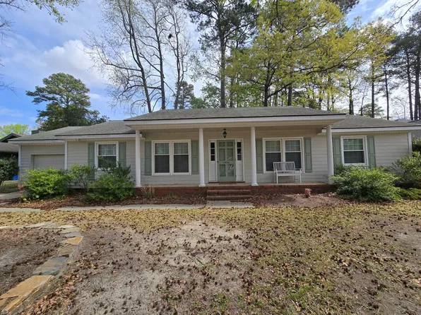 3456 Regiment Dr, Fayetteville, NC 28303