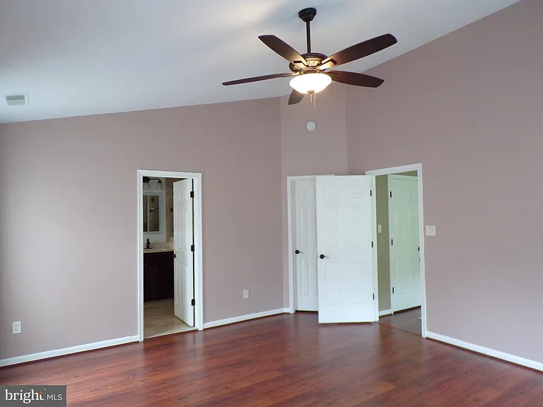 6624 Thurlton Dr — Photo 15