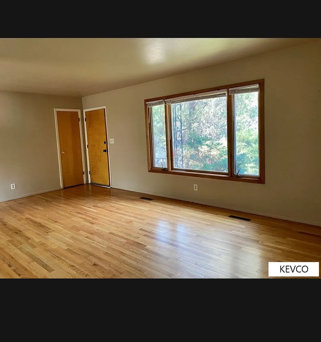 4 bed, $2,700 — Photo 3