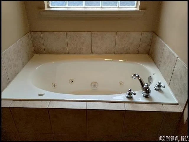 8005 Jasmine Cv — Photo 9