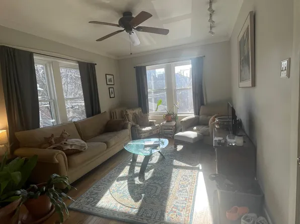 1014 W Barry Ave #2, Chicago, IL 60657