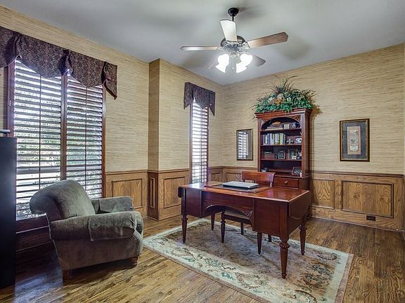 5th image of 2105 Lamplighter Dr