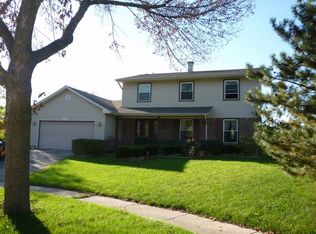 1639 Omaha Cir, Elk Grove Village, IL 60007