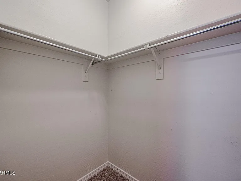 7009 S 78th Dr — Photo 17