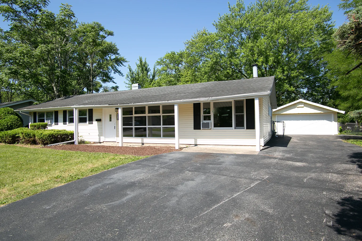 18740 Loretto Ln photo 1