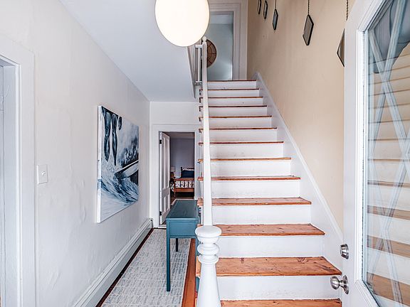 3rd image of 11 Romasco Lane