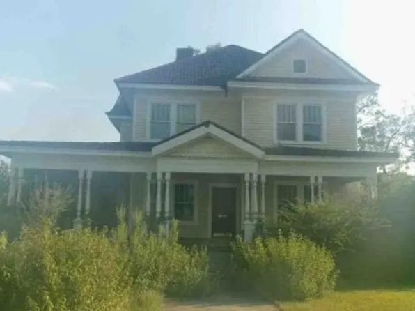 29 Huckabee St, Mc Rae, GA 31055