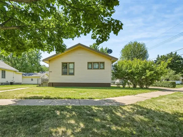 109 W Greenville Street, Chippewa Falls, WI 54729