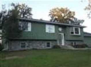 136 Hickory Ln, Amboy, IL 61310