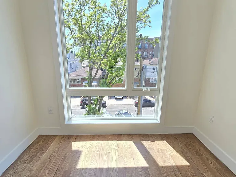 40 Lembeck Ave #301 — Photo 7