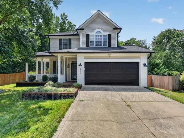 290 Sweet Martha Dr, Mooresville, NC 28115