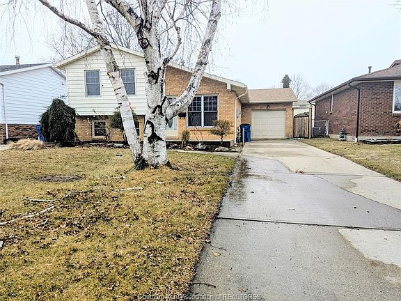 2nd image of 308 Valley Rd