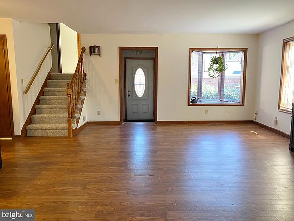 4th image of 124 Westminster Ct