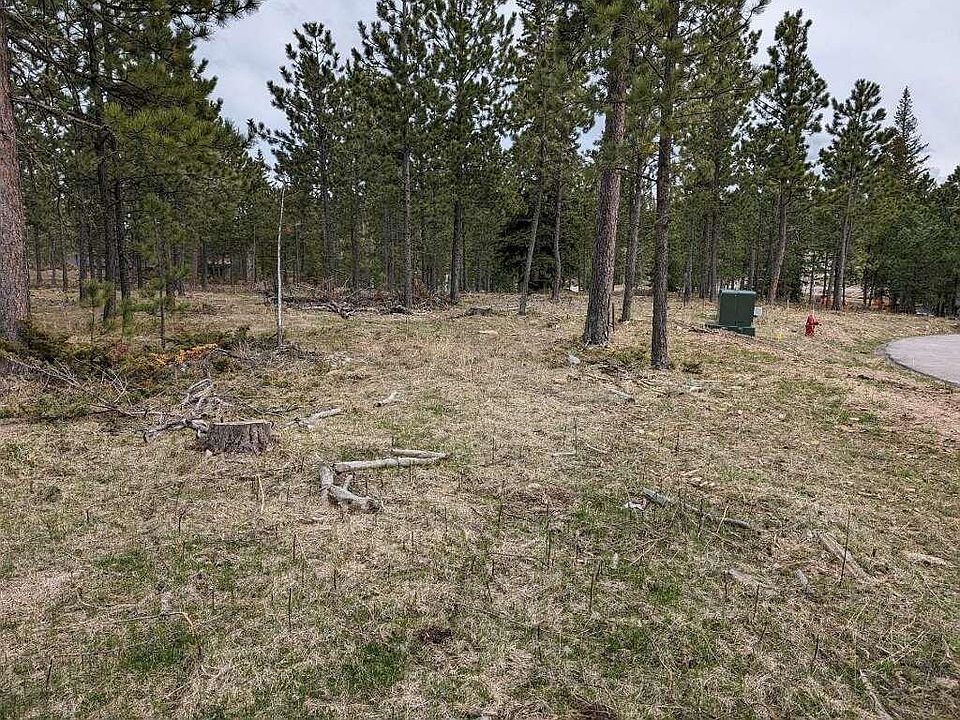 2nd image of 8 Candlewood Ln