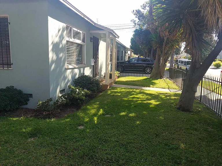 3804 Minerva Ave — Photo 6