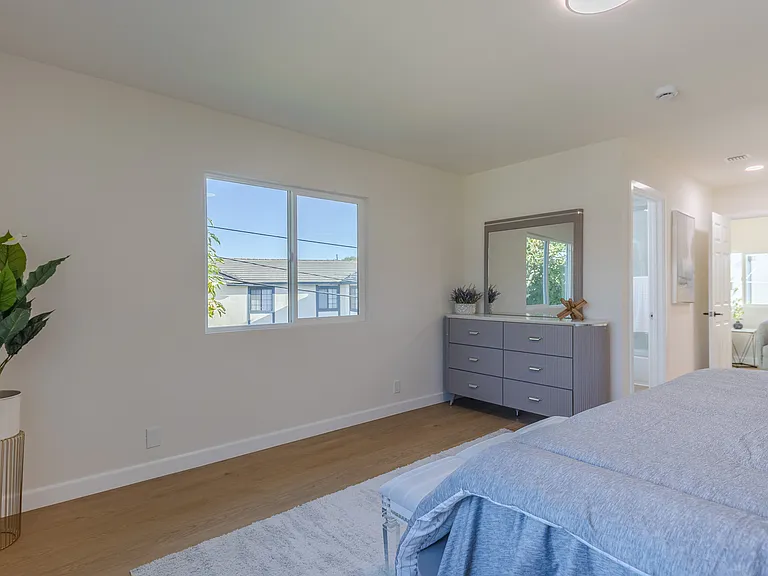 714 Genoa St — Photo 27