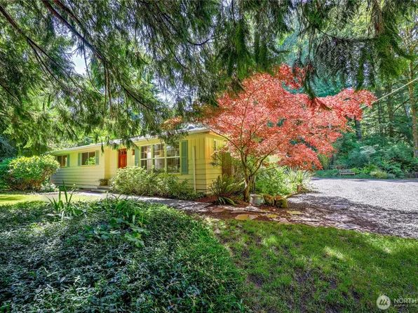 8883 NE Wardwell Road, Bainbridge Island, WA 98110