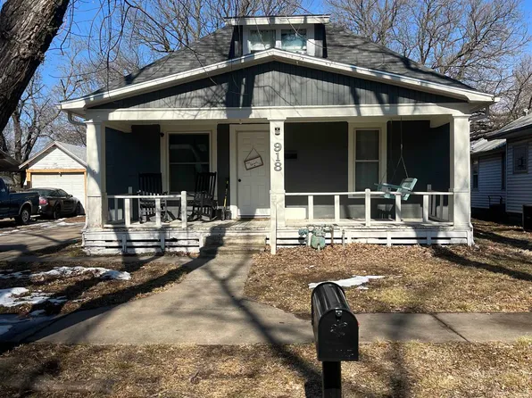 918 E 15th Ave, Winfield, KS 67156