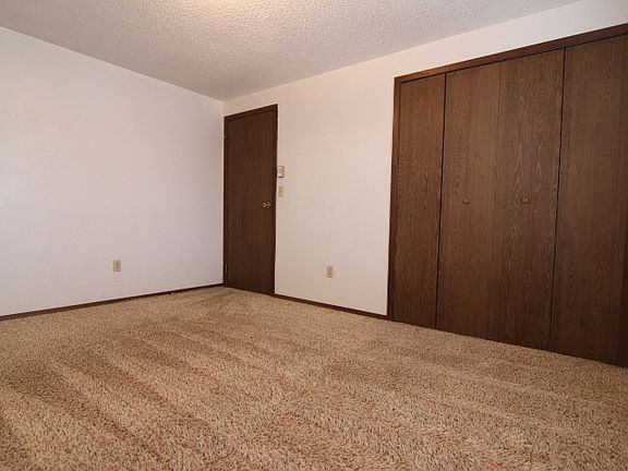5th image of 2282 Stace St
