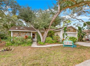 27 Harbor Oaks Cir, Safety Harbor, FL 34695