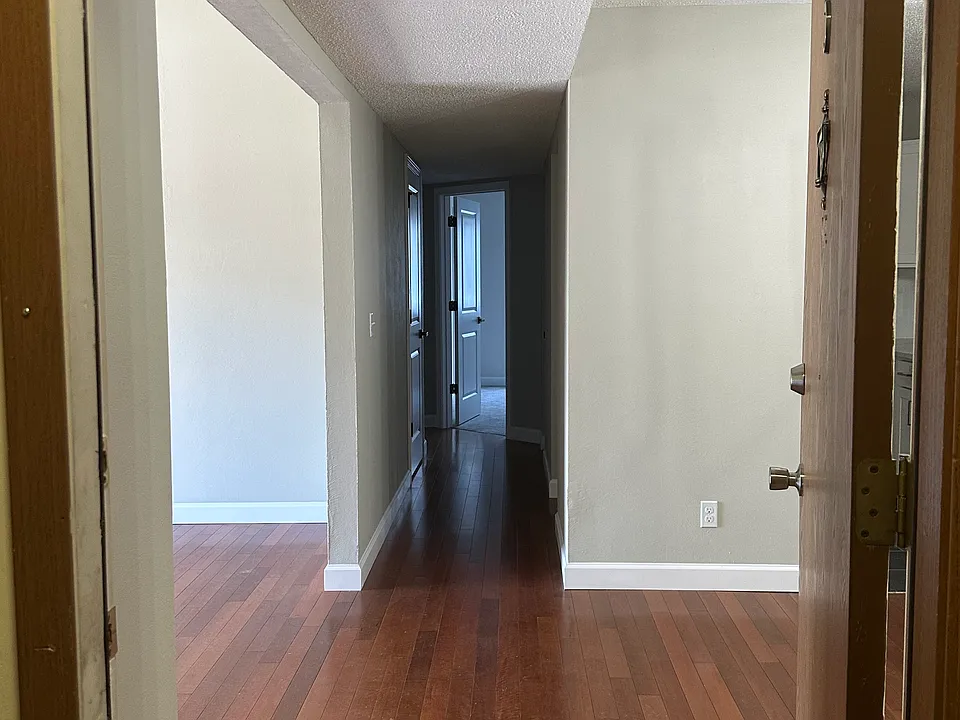 12 Woodland Oaks Dr #5