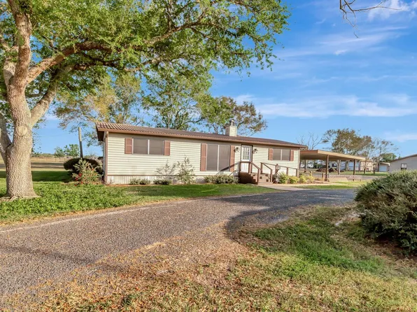 293 County Road 406, Edna, TX 77957