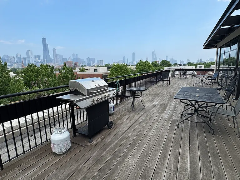 1071 W 15th St #309 — Photo 20